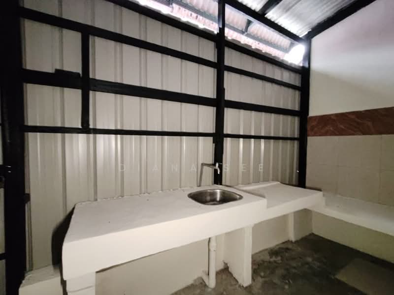 Rumah Teres 2 Tingkat untuk Disewa di Taman Kem (Port Klang (Pelabuhan Klang)) - Diana See - Kitchen - PropertyGuru.com.my