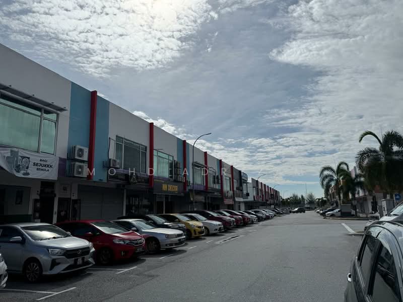 Shop for Sale in Saujana Utama (Puncak Alam) - Mohd Adryzam - Exterior - PropertyGuru.com.my