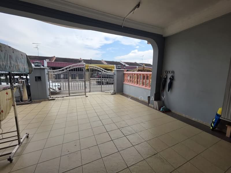 1-storey Terraced House for Sale in Taman Johor Jaya (Johor Bahru) - Kelvin Koay - Exterior - PropertyGuru.com.my