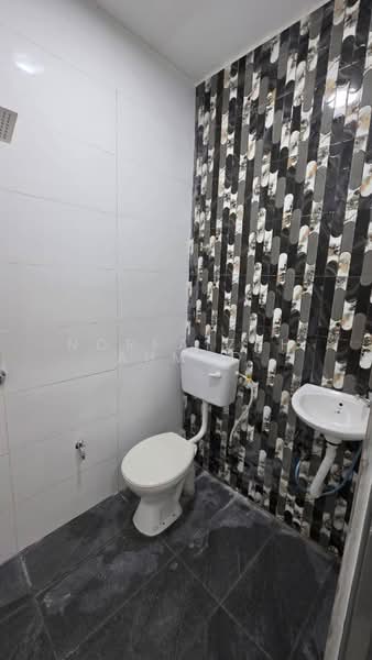 Rumah Teres untuk Dijual di Taman Nilai Perdana (Nilai) - Norfaizah Ahmad - Bathroom - PropertyGuru.com.my