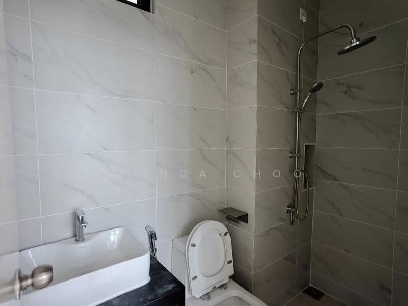 Kediaman Servis untuk Dijual di Space Residency - Belinda Choo - Bathroom - PropertyGuru.com.my
