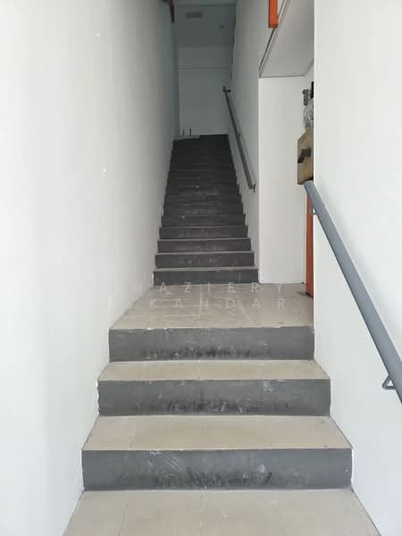 Kedai / Pejabat untuk Dijual di Bukit Indah (Ampang) - Shaziery Iskandar - Corridor - PropertyGuru.com.my