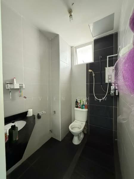 Kondominium untuk Dijual di The Oasis - Vivien Chew - Bathroom - PropertyGuru.com.my