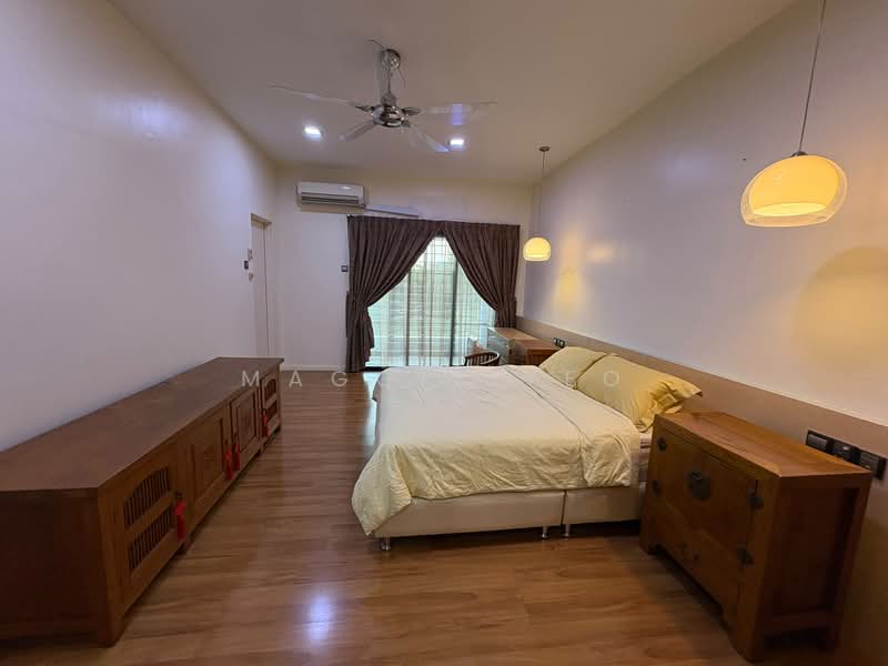 3-storey Terraced House for Sale in Taman Tasik Damai (Sungai Besi) - Maggie Yeo - Master Bedroom - PropertyGuru.com.my