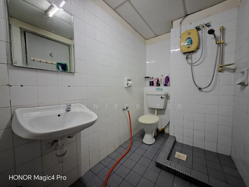Kondominium untuk Dijual di Casa Magna - Jennifer Tee - Bathroom - PropertyGuru.com.my