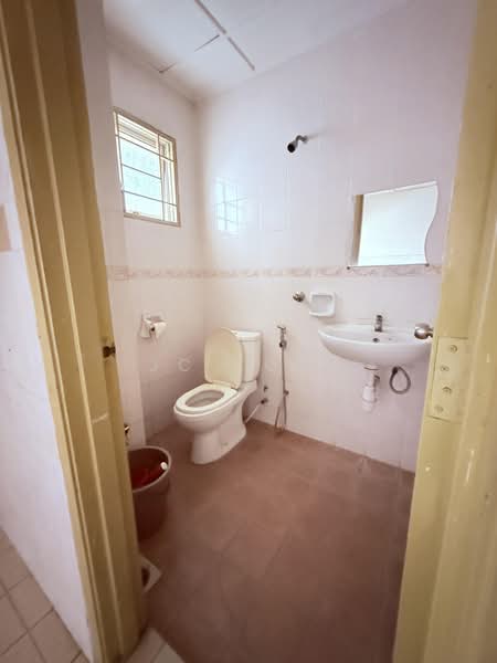 Rumah Teres 2 Tingkat untuk Dijual di Fortune Park Kepong (Kepong) - JC Looi - Bathroom - PropertyGuru.com.my