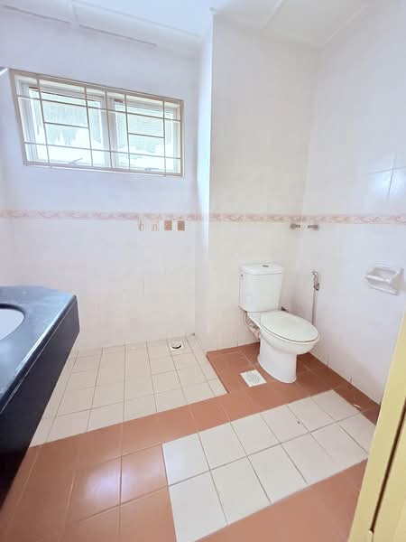 Rumah Teres 2 Tingkat untuk Dijual di Fortune Park Kepong (Kepong) - JC Looi - Bathroom - PropertyGuru.com.my