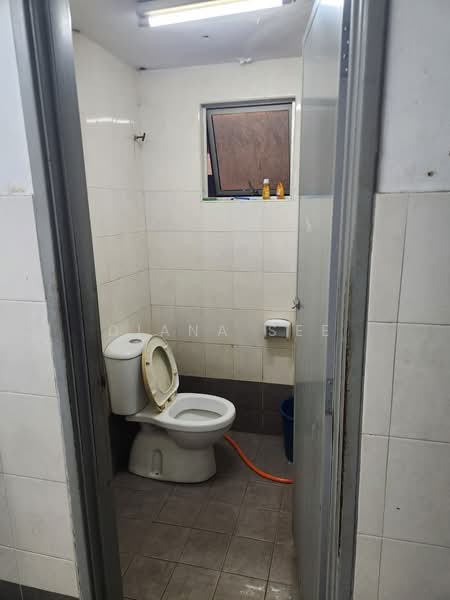 Shop for Sale in Kota Kemuning (Shah Alam) - Diana See - Bathroom - PropertyGuru.com.my