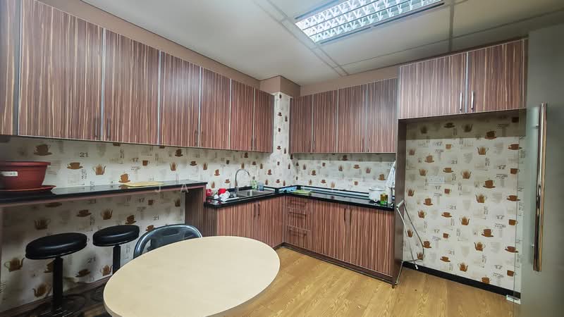 Office for Rent in KLCC (KL City Centre) - Jamie Chen - Kitchen - PropertyGuru.com.my
