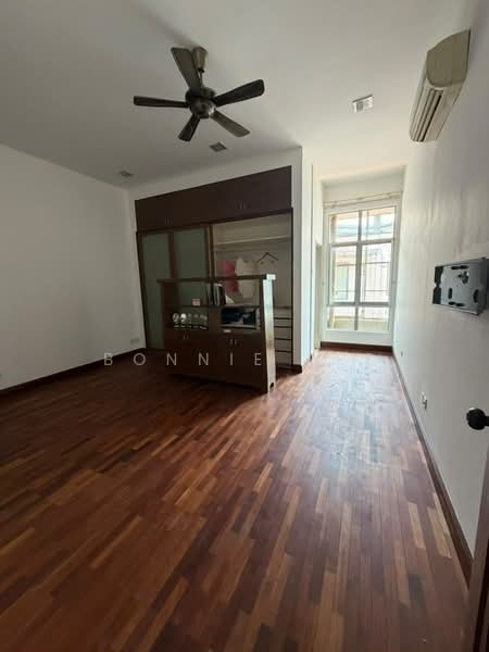Semi-Detached House for Rent in Seri Kembangan (Selangor) - Bonnie Yee - Bedroom - PropertyGuru.com.my