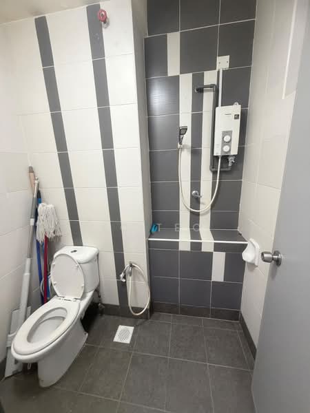 Service Residence for Rent at D'Ambience Residences (Pangsapuri Ikatan Flora) - Kc Teo - Bathroom - PropertyGuru.com.my