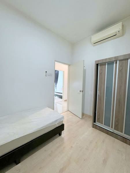 Kondominium untuk Disewa di Parkhill Residence - Jacqueline San - Bedroom - PropertyGuru.com.my