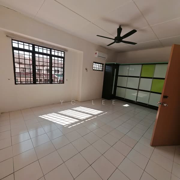 Rumah Teres untuk Dijual di Taman Bukit Subang (Shah Alam) - YC Lee - Interior - PropertyGuru.com.my