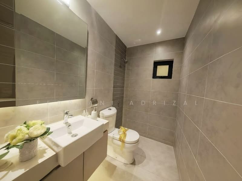 Servis Apartment untuk Dijual di Kota Semarak - Padang Residences - Febriani Adrizal - Bathroom - PropertyGuru.com.my