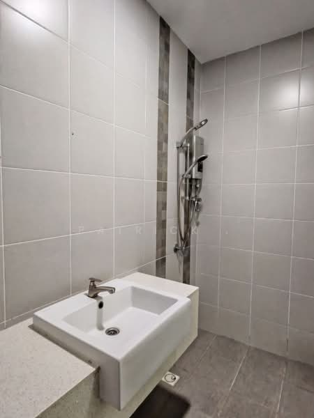 Kondominium untuk Disewa di Imperial Residences - Patrick . - Bathroom - PropertyGuru.com.my