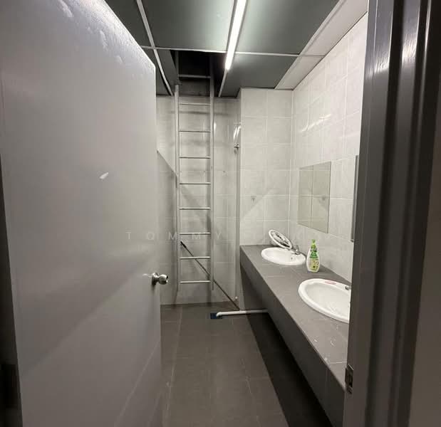 Warehouse for Rent in Bandar Bukit Raja (Klang) - TOMMY TAN - Bathroom - PropertyGuru.com.my