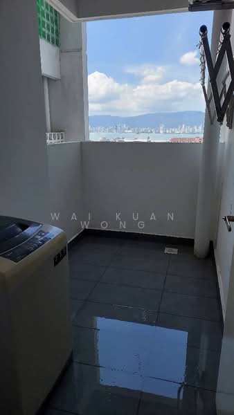 Servis Apartment untuk Dijual di Woodsbury Suites - Wai Kuan Wong - Yard - PropertyGuru.com.my