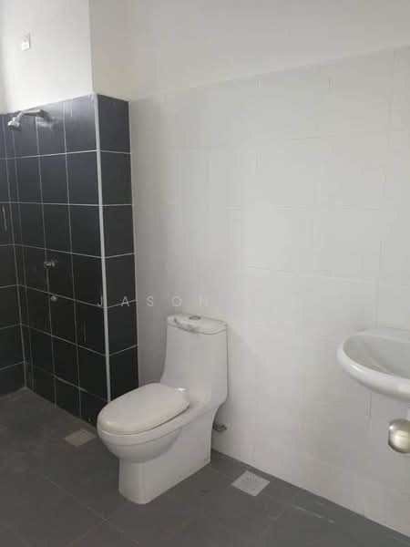 2-storey Terraced House for Sale in Taman Kempas Indah (Tebrau) - Jason Sim - Bathroom - PropertyGuru.com.my