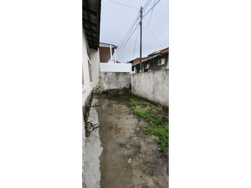 Rumah Teres 1 Tingkat untuk Dijual di Taman Pelangi (Johor Bahru) - Iden Tan - Exterior - PropertyGuru.com.my