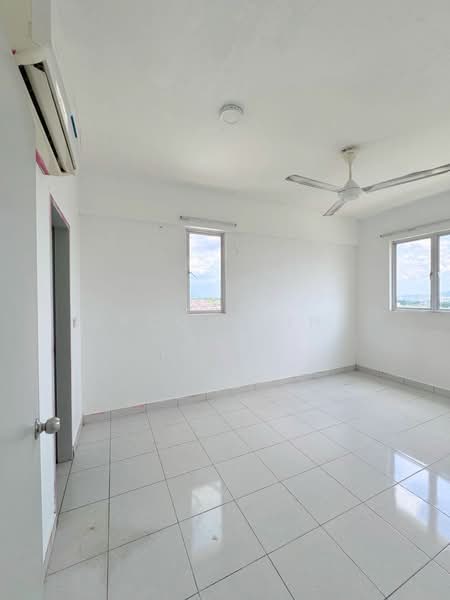 Pangsapuri untuk Disewa di The Residence 1 @ Tiara South - Jacqueline San - Bedroom - PropertyGuru.com.my