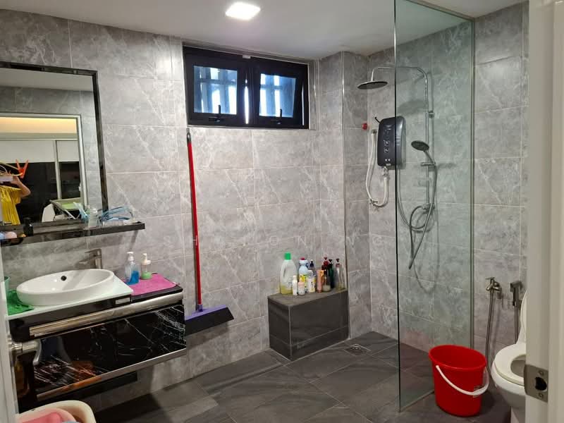 Semi-Detached House for Sale in Taman Pelangi (Johor Bahru) - Sharon Ng - Bathroom - PropertyGuru.com.my