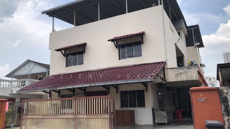 Rumah Teres 3 Tingkat untuk Dijual di Kuala Ampang (Ampang) - Shaziery Iskandar - Exterior - PropertyGuru.com.my