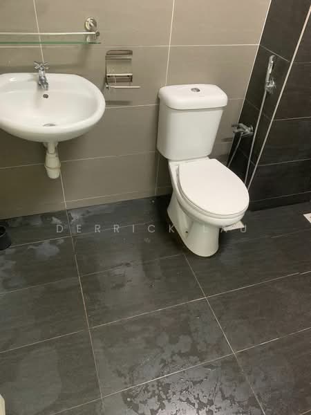 Service Residence for Sale at Maxim Residences - Derrick Lau - Bathroom - PropertyGuru.com.my