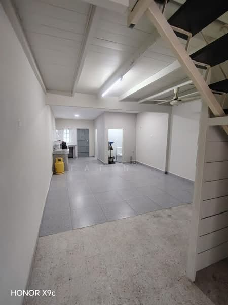 Rumah Teres 2 Tingkat untuk Dijual di Taman Cempaka (Ipoh) - Fatin . - Kitchen - PropertyGuru.com.my