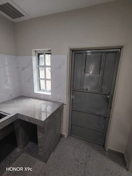 Rumah Teres 2 Tingkat untuk Dijual di Taman Cempaka (Ipoh) - Fatin . - Kitchen - PropertyGuru.com.my