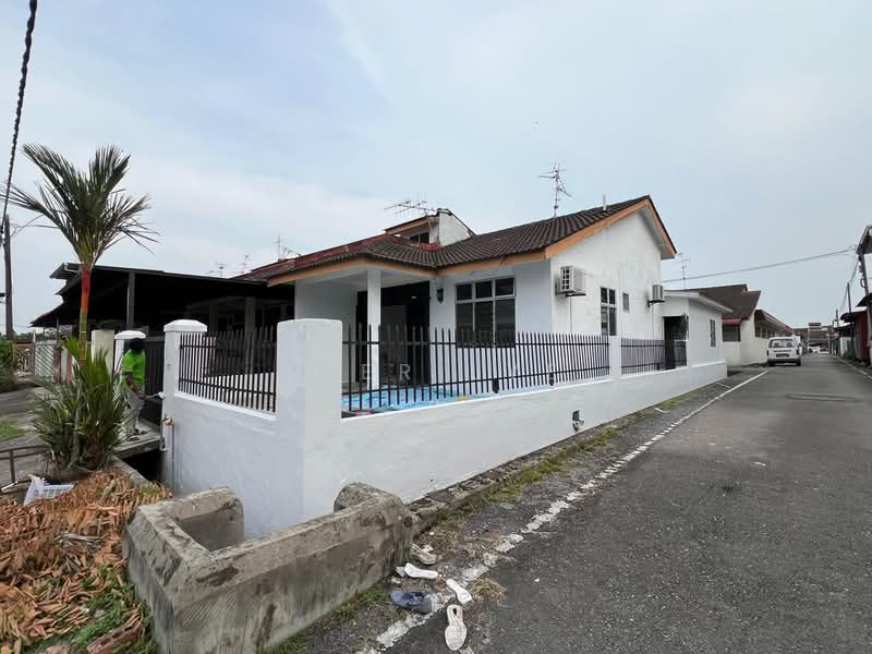 Rumah Teres 1 Tingkat untuk Disewa di Pekan Nanas (Johor) - Pier Lye - PropertyGuru.com.my