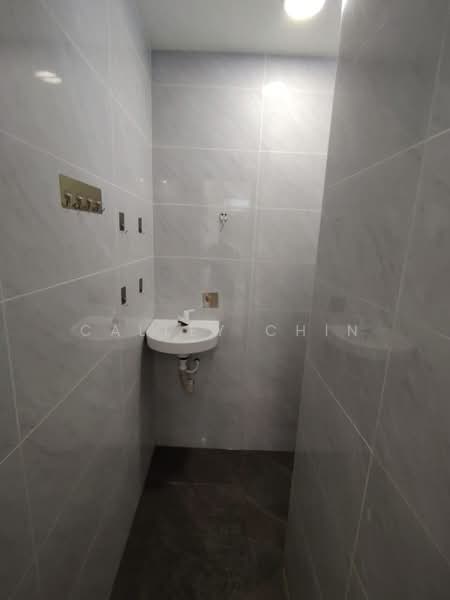 Rumah Flat untuk Disewa di Flat Taman Perling - Calley Chin - Bathroom - PropertyGuru.com.my