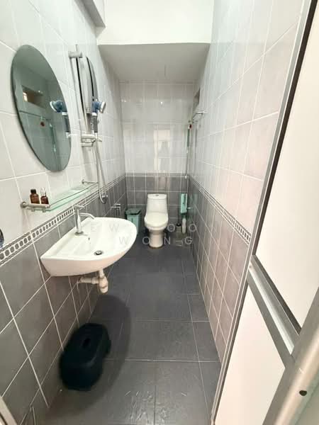Condominium for Sale at Teratai Mewah Condominium - Yew Foong Wong - Bathroom - PropertyGuru.com.my