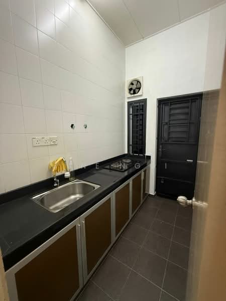 Rumah Teres 2 Tingkat untuk Disewa di Taman Setia Indah (Tebrau) - Jane Ngoi - Kitchen - PropertyGuru.com.my