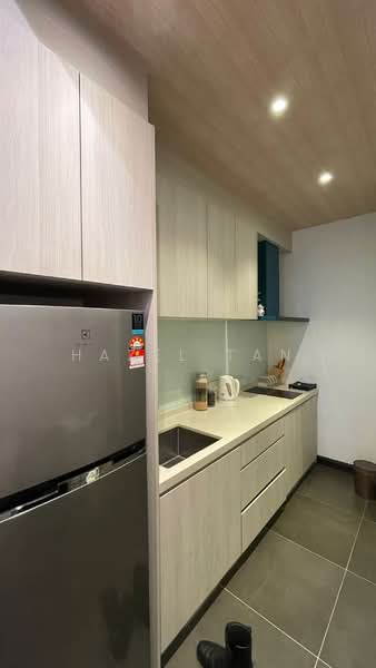 Pangsapuri untuk Dijual di V Residence Suites @ Sunway Velocity - Hazel Tan - Kitchen - PropertyGuru.com.my