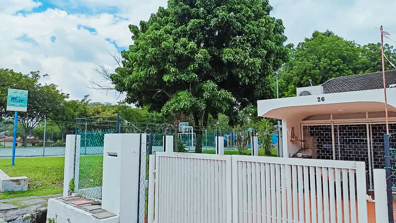 1-storey Terraced House for Sale in Kelana Jaya (Petaling Jaya) - Vincent Liaw - Exterior - PropertyGuru.com.my