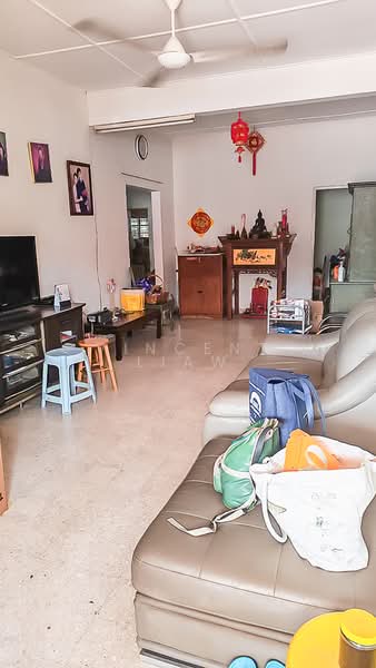1-storey Terraced House for Sale in Kelana Jaya (Petaling Jaya) - Vincent Liaw - Living Room - PropertyGuru.com.my