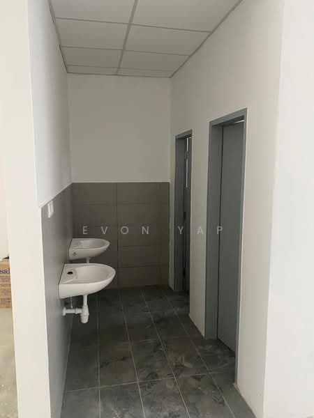 Shop for Sale in Taman Mount Austin (Tebrau) - Evon Yap - Bathroom - PropertyGuru.com.my