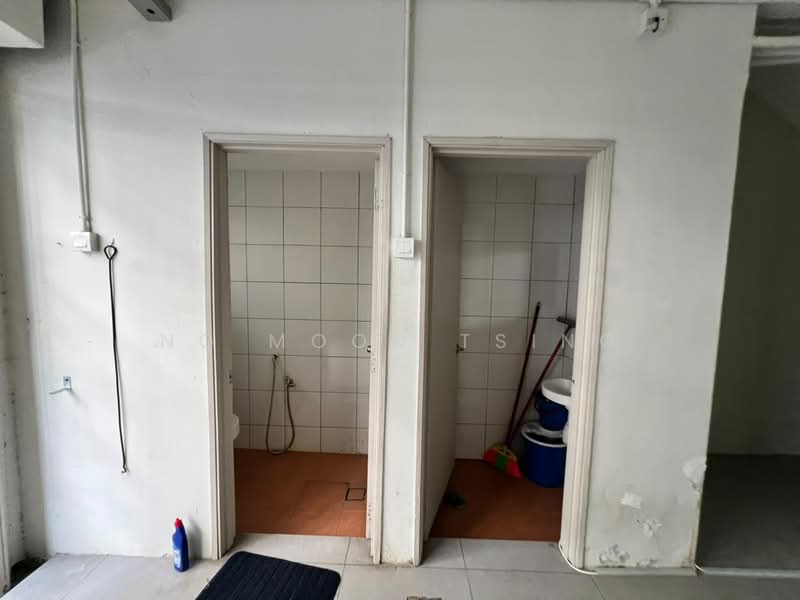 Shop for Rent in Pandan Indah (Ampang) - Ng Moon Tsing - Bathroom - PropertyGuru.com.my