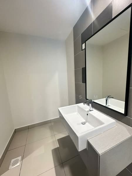 Servis Apartment untuk Disewa di G Residence - Jason Sim - Bathroom - PropertyGuru.com.my