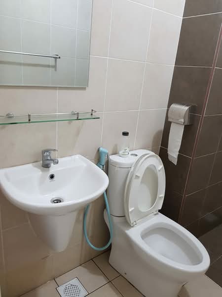 Servis Apartment untuk Disewa di Pangsapuri Tanah Emas (Golden Sands) - Ang Boon Chai - Bathroom - PropertyGuru.com.my