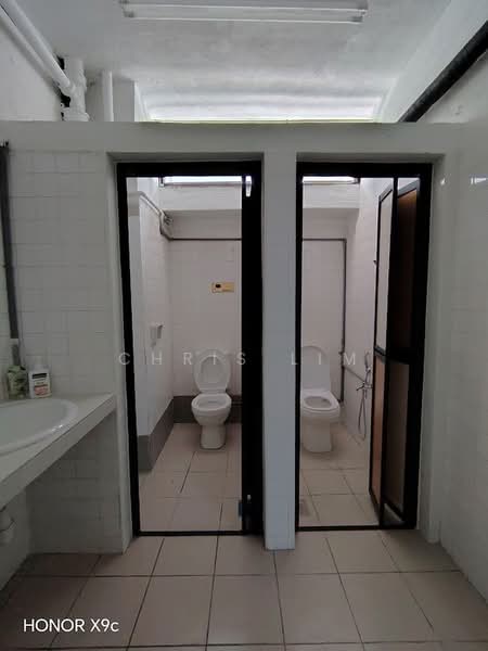 Shop / Office for Rent in Jalan Klang Lama (Old Klang Road) (Kuala Lumpur) - Chris Lim - Bathroom - PropertyGuru.com.my