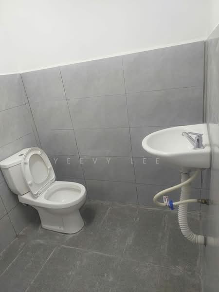 Rumah Teres 1 Tingkat untuk Disewa di Seksyen 8 (Petaling Jaya) - Yeevy Lee - Bathroom - PropertyGuru.com.my