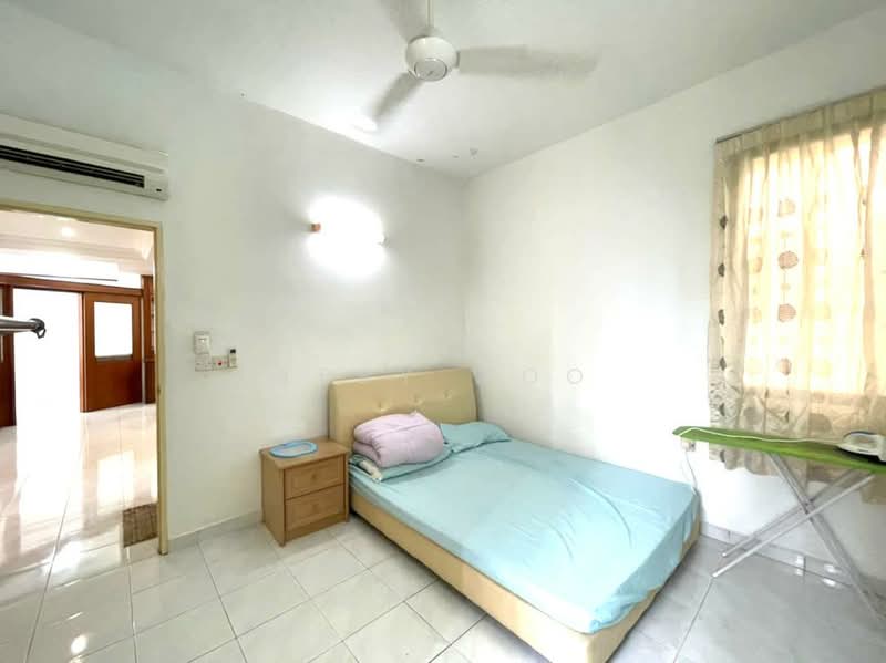 Kondominium untuk Disewa di Grand View - Abby Woo - Bedroom - PropertyGuru.com.my