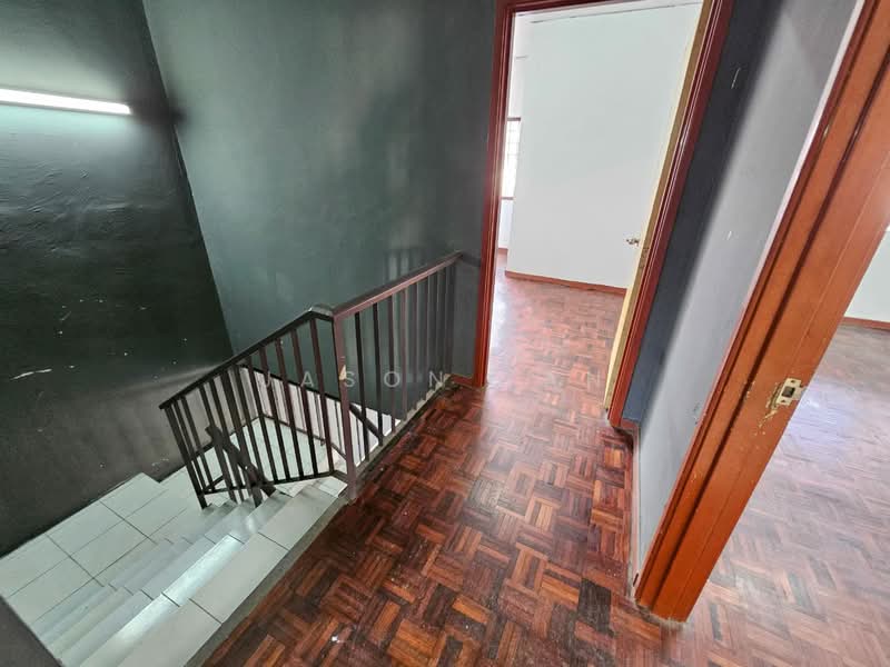 Rumah Teres 2 Tingkat untuk Dijual di Taman Putra Permai (Seri Kembangan) - Jason Tan - Corridor - PropertyGuru.com.my