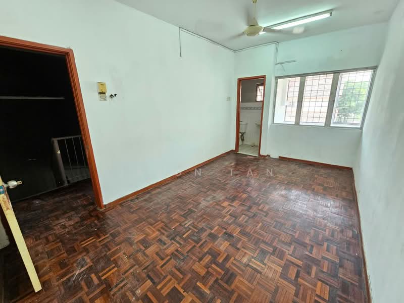 Rumah Teres 2 Tingkat untuk Dijual di Taman Putra Permai (Seri Kembangan) - Jason Tan - Interior - PropertyGuru.com.my