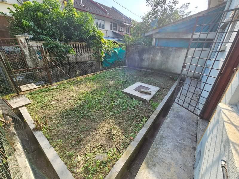 Rumah Teres 2 Tingkat untuk Dijual di Taman Putra Permai (Seri Kembangan) - Jason Tan - Exterior - PropertyGuru.com.my