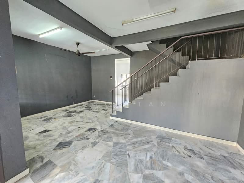 Rumah Teres 2 Tingkat untuk Dijual di Taman Putra Permai (Seri Kembangan) - Jason Tan - Interior - PropertyGuru.com.my