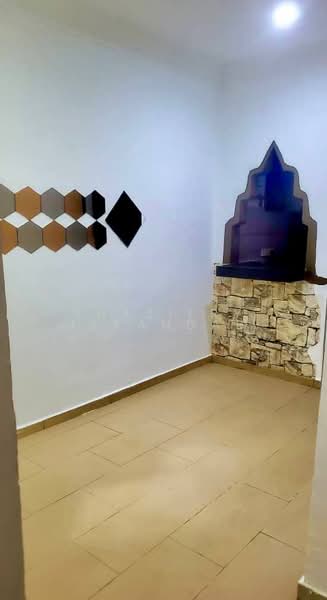 Rumah Teres 2 Tingkat untuk Dijual di Lestari Putra (Seri Kembangan) - Shaziery Iskandar - PropertyGuru.com.my