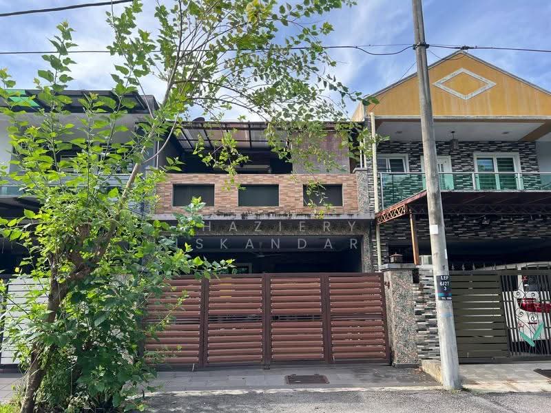Rumah Teres 2-Tingkat untuk Dijual di Lestari Putra (Seri Kembangan) - Shaziery Iskandar - Exterior - PropertyGuru.com.my