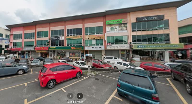 Shop for Rent in Taman Bukit Serdang (Seri Kembangan) - FM Hong - Exterior - PropertyGuru.com.my